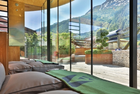 Bild: Relaxation room with view of mountains in St. Anton