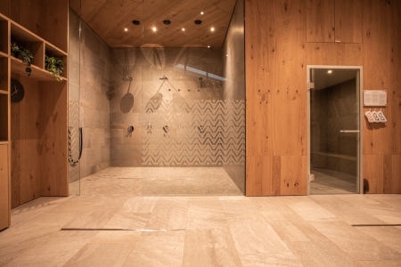 Bild: Saunawelt im Hotel Arlmont am Arlberg