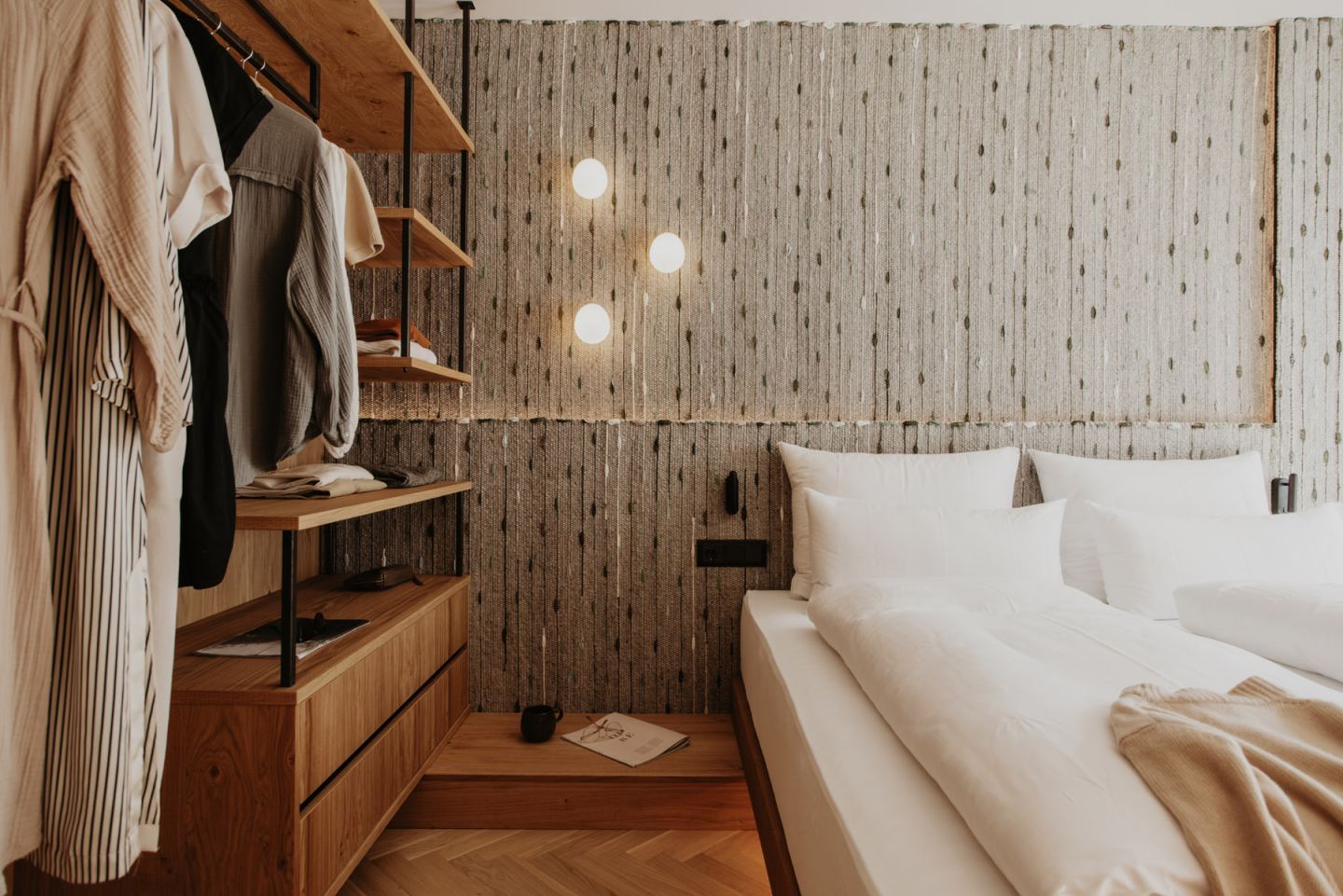 Rooms & Suites
