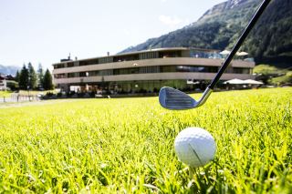 Golfen direkt vom Hotel aus: 9-Loch Golfplatz in St. Anton